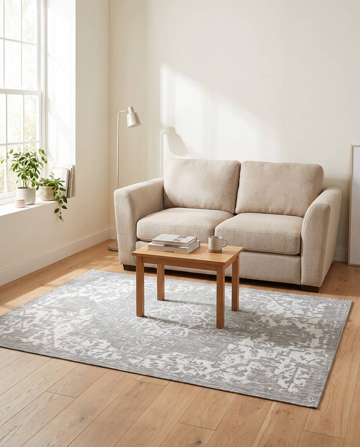 Detail image of 4' x 6' Easy-Clean Jill Zarin Dubai Indoor / Outdoor Rug