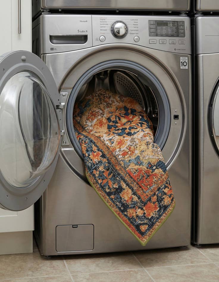 Detail image of  2' x 3'  Washable Traditional Indoor / Outdoor Rug