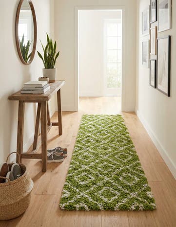 2' x 6' Lattice Shag Runner Rug