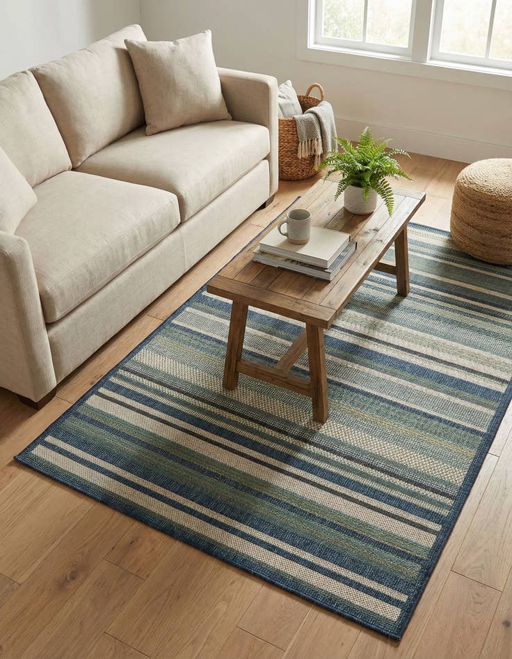 Detail image of 4' x 6'  Washable Baja Indoor / Outdoor Rug