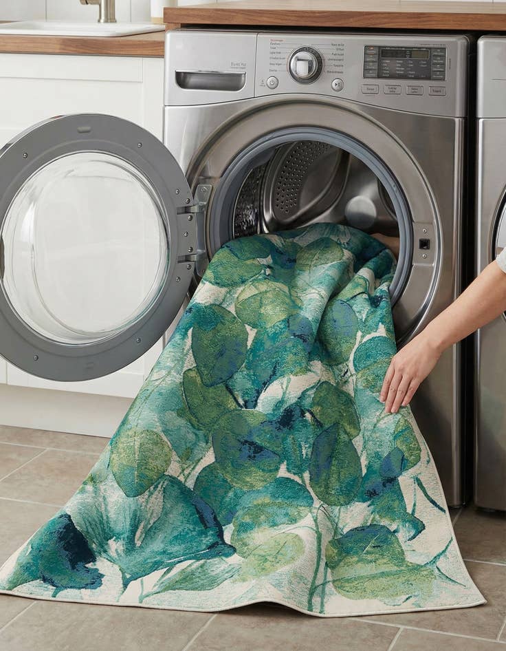 Detail image of  7' x 10'  Washable Botanical Indoor / Outdoor Rug