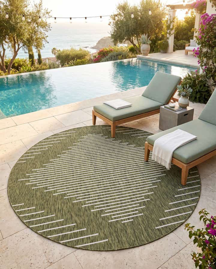 7' 10 x 7' 10 Easy-Clean Modern Indoor / Outdoor Round Rug