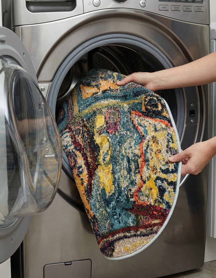 Detail image of 2' 2 x 3' 1  Washable Haerfest Oval Rug