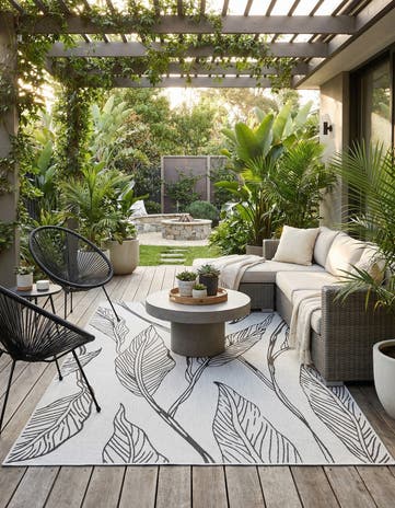 6' x 9' Easy-Clean Botanical Indoor / Outdoor Rug