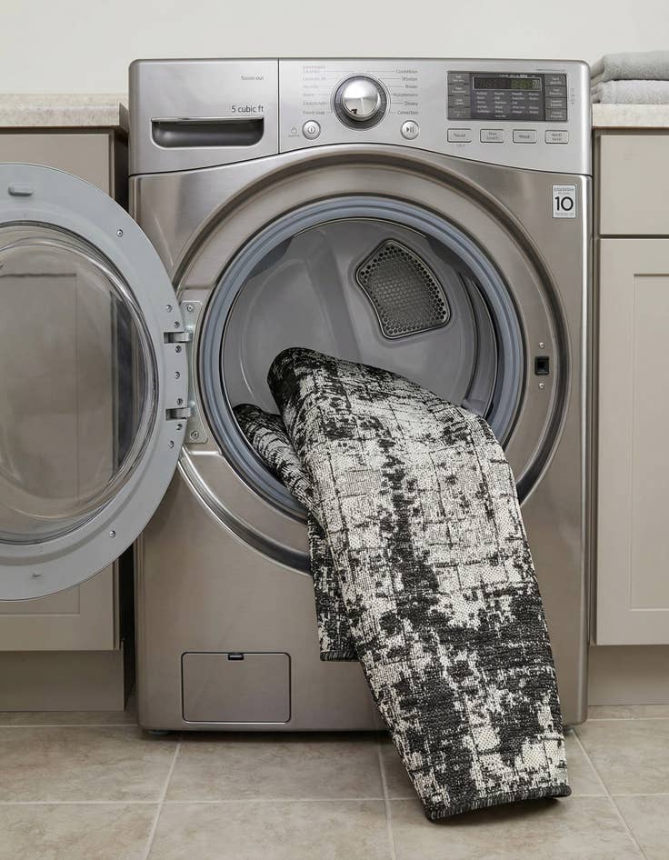 Detail image of  4' x 6'  Washable Modern Indoor / Outdoor Rug