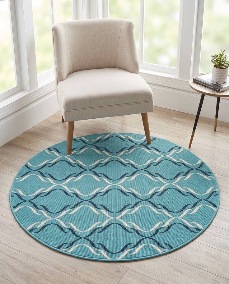 Detail image of 4' x 4' Easy-Clean Lattice Indoor / Outdoor Round Rug