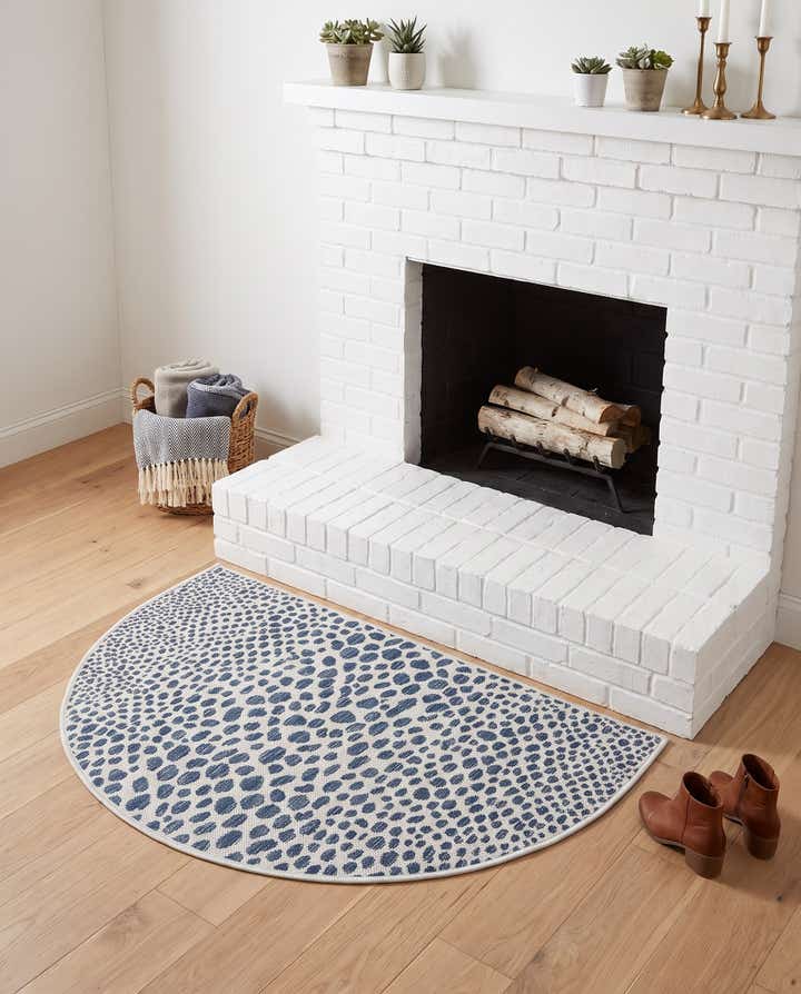 2' 7 x 4' Easy-Clean Jill Zarin Cape Town Indoor / Outdoor Hearth Rug