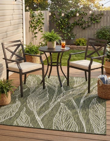 5' 3 x 7' Easy-Clean Botanical Indoor / Outdoor Rug