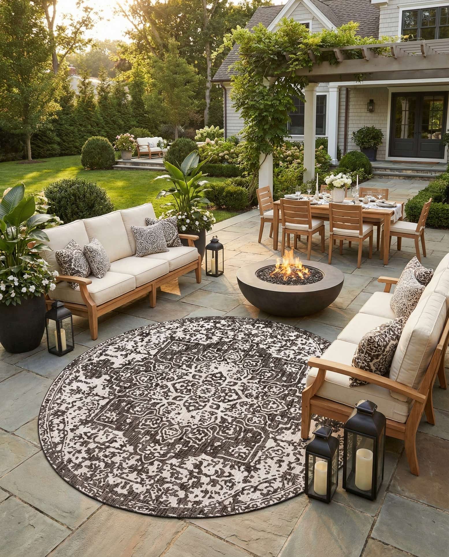 13' x 13' Easy-Clean Jill Zarin Dubai Indoor / Outdoor Round Rug