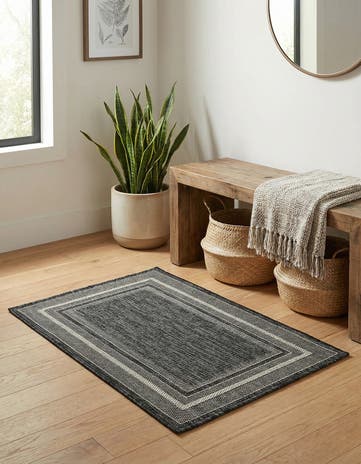 2' x 3' 1 Easy-Clean Border Indoor / Outdoor Rug