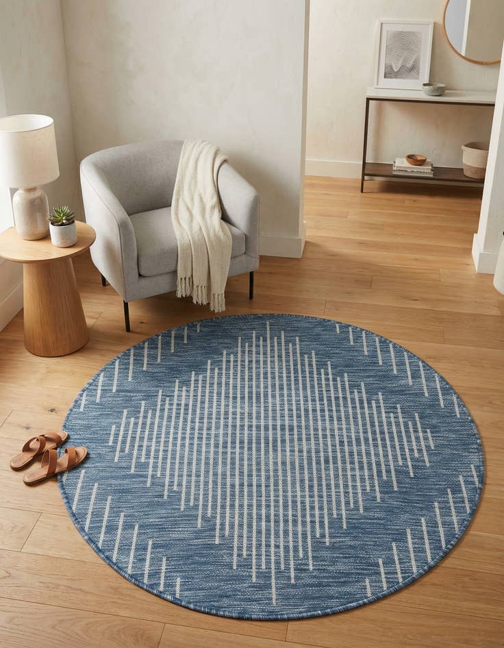 Detail image of  3' x 3'  Washable Modern Indoor / Outdoor Round Rug