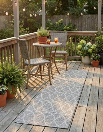 2' x 8' Easy-Clean Lattice Indoor / Outdoor Runner Rug