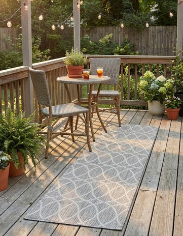 2' x 8' Easy-Clean Lattice Indoor / Outdoor Runner Rug