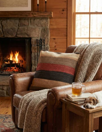 1' 4 x 1' 6 Hand Woven Pillow Wool Square Rug
