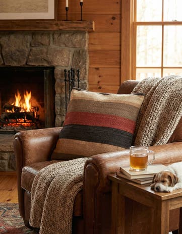 1' 4 x 1' 6 Hand Woven Pillow Wool Square Rug
