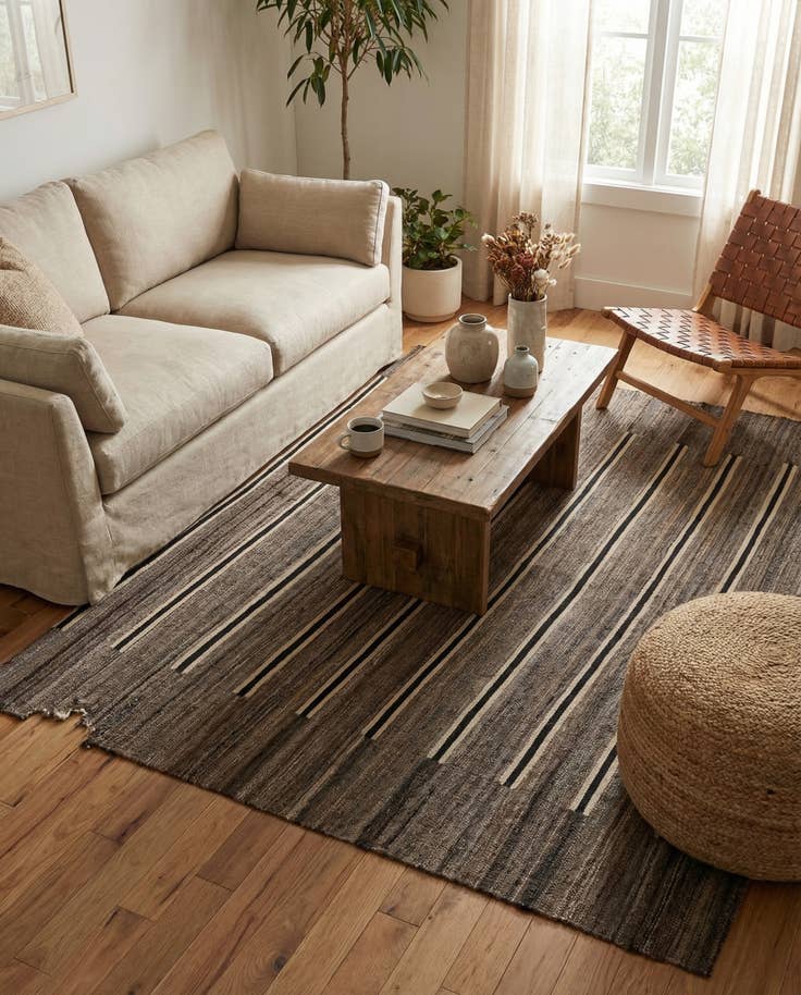 Detail image of 5' 6 x 6' 3 Hand Woven Kilim Modern Wool Rug