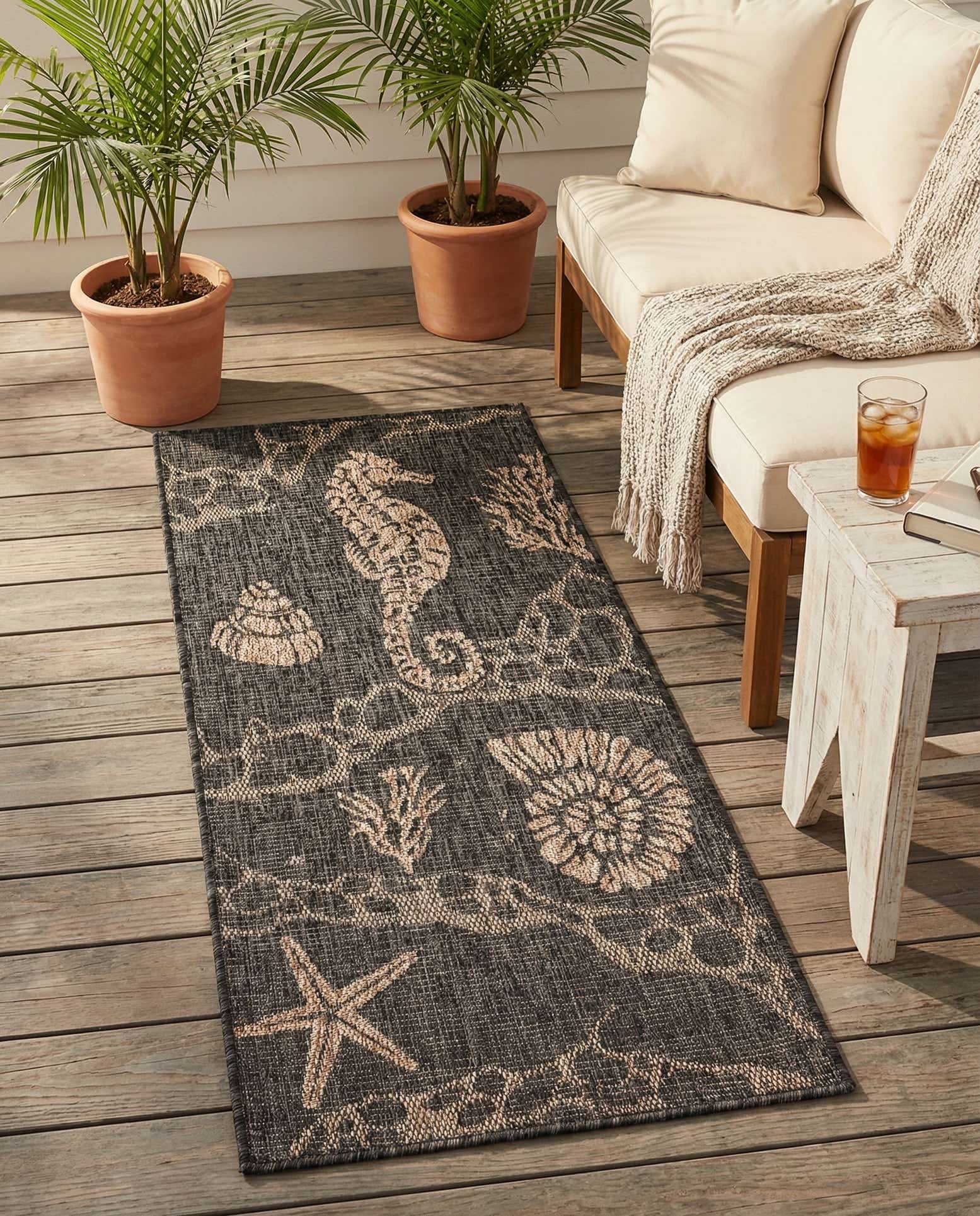2' x 4' Easy-Clean Coastal Indoor / Outdoor Runner Rug