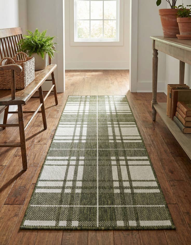 Detail image of  2' x 6'  Washable Checkered Indoor / Outdoor Runner Rug