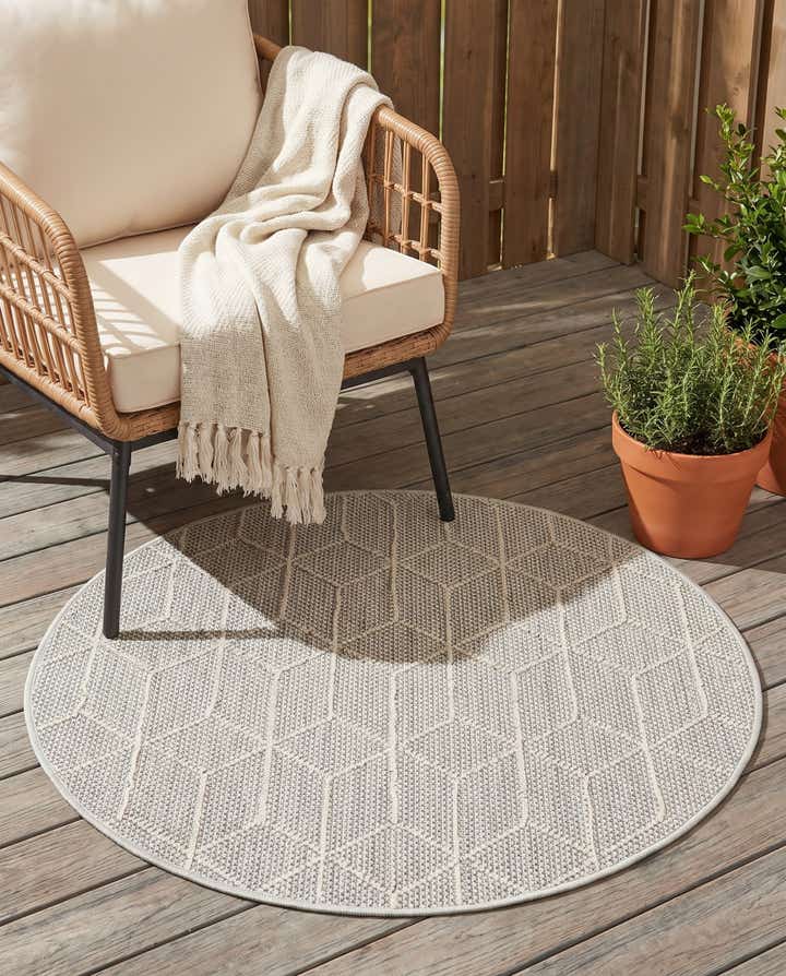 3' 1 x 3' 1 Easy-Clean Trellis Indoor / Outdoor Round Rug