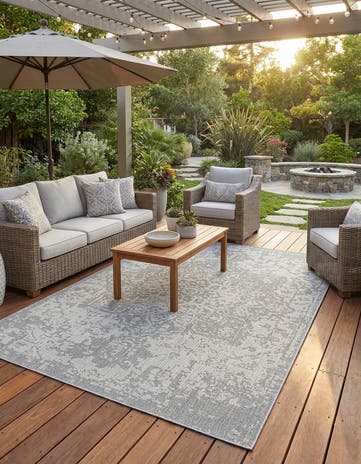 9' x 12' Easy-Clean Traditional Indoor / Outdoor Rug