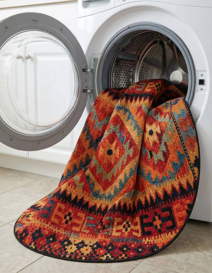 Detail image of 7' x 7'  Washable Tribal Indoor / Outdoor Round Rug