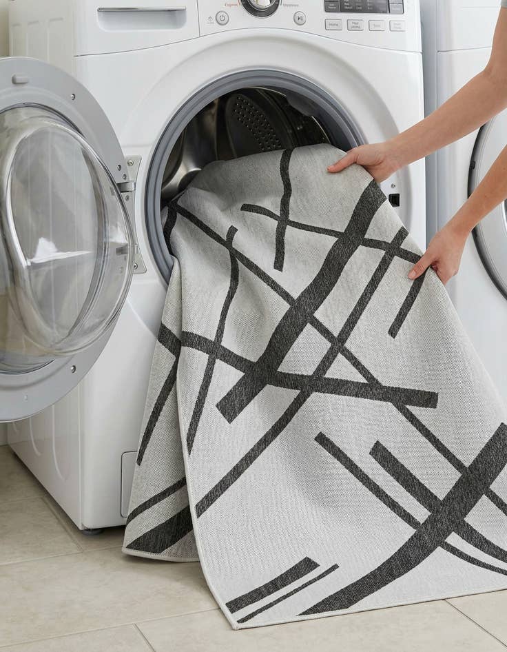 Detail image of  7' x 10'  Washable Modern Indoor / Outdoor Rug