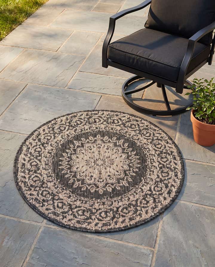 3' x 3' Easy-Clean Traditional Indoor / Outdoor Round Rug