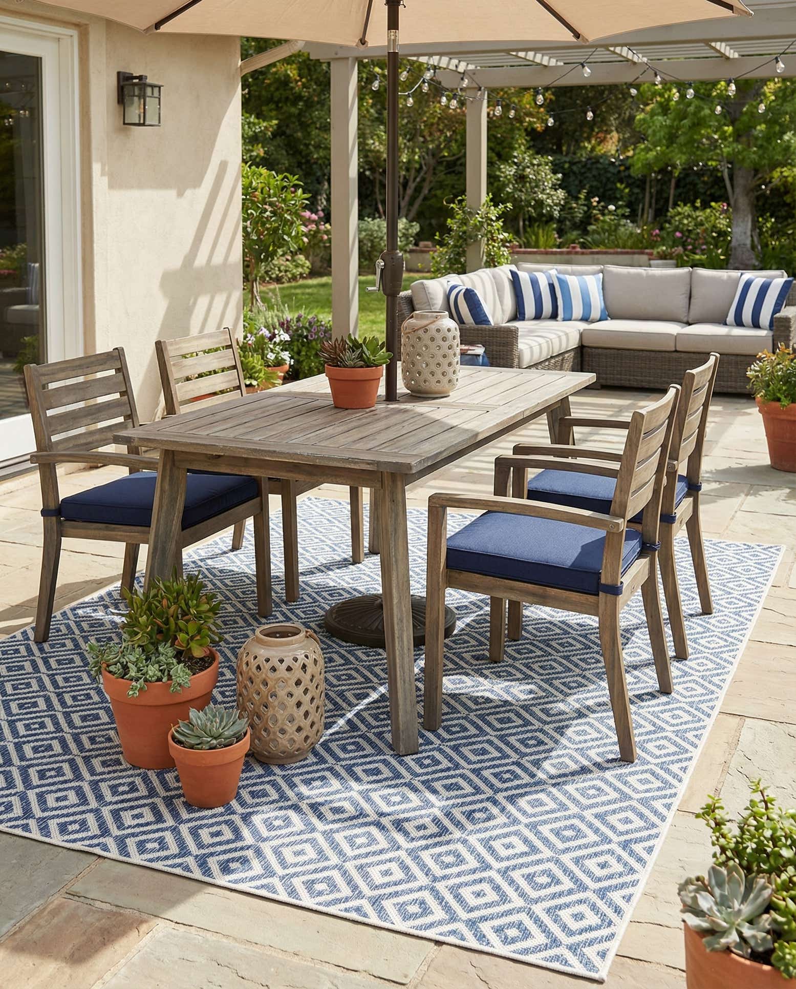 6' x 9' Easy-Clean Jill Zarin Costa Rica Indoor / Outdoor Rug