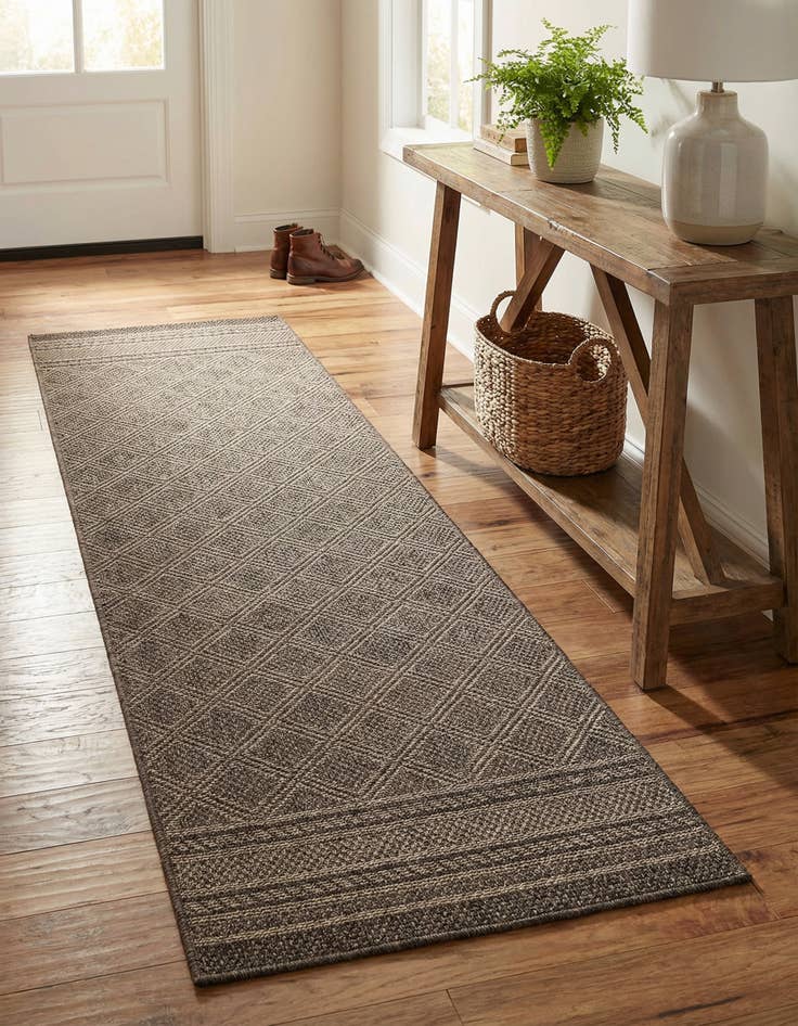 Detail image of 2' x 6' 1 Easy-Clean Trellis Indoor / Outdoor Runner Rug