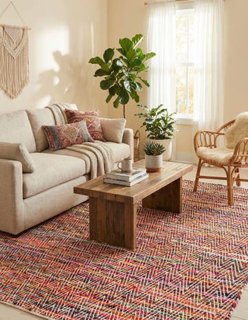 7' 1 x 10' Hand Woven Chindi Chevron Rug
