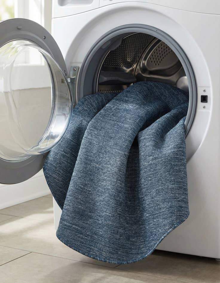 Detail image of 7' 10 x 7' 10  Washable Solid Indoor / Outdoor Round Rug