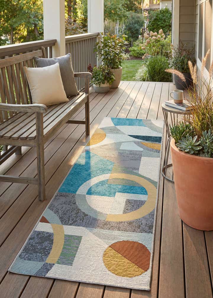2' x 6' 1 Easy-Clean Modern Indoor / Outdoor Runner Rug