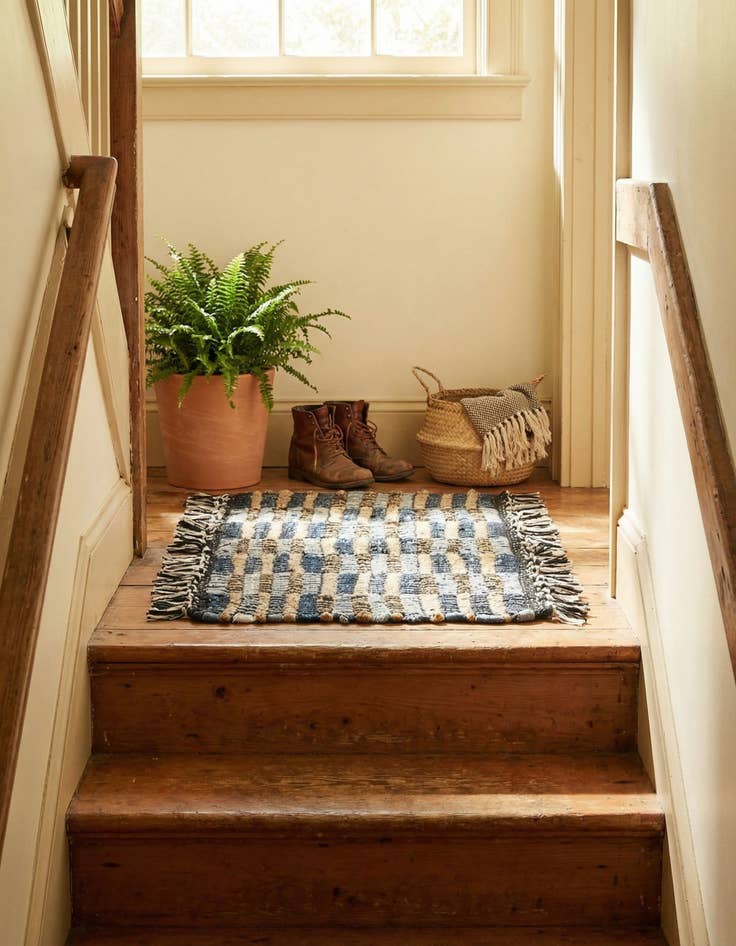 Detail image of 0' 9 x 2' 6  Hand Woven Chindi Jute Stair Rug