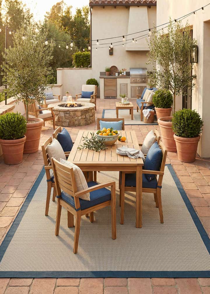 10' x 14' Easy-Clean Border Indoor / Outdoor Rug