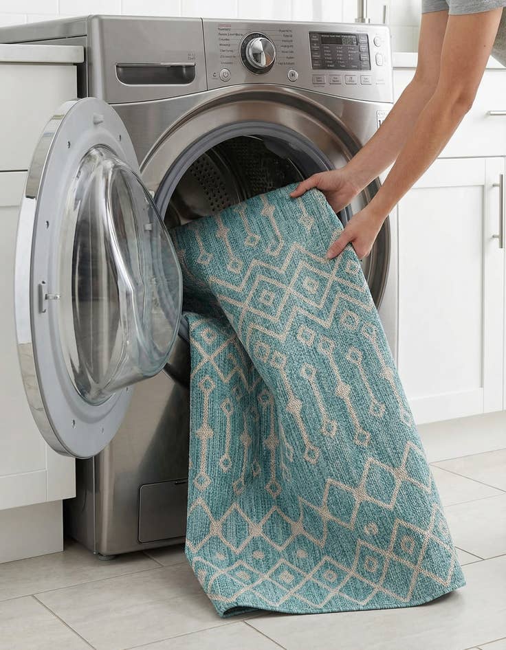 Detail image of 7' 10 x 7' 10  Washable Trellis Indoor / Outdoor Square Rug