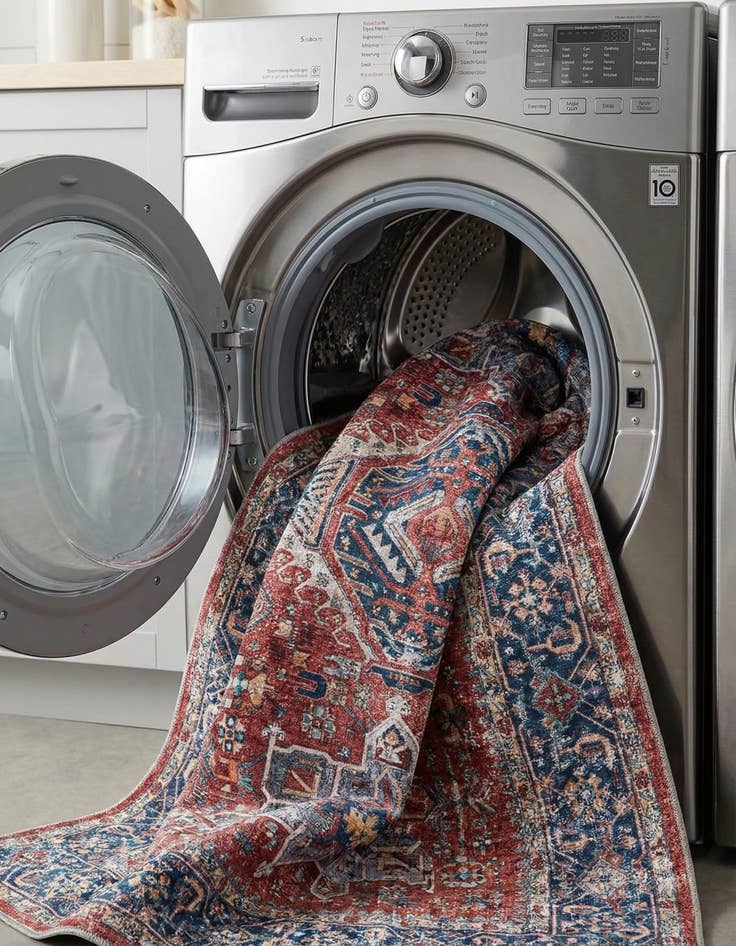 Detail image of 4' x 6'  Washable Yara Rug