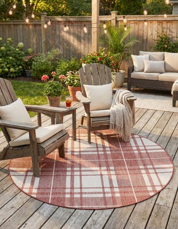 6' x 6' Easy-Clean Checkered Indoor / Outdoor Round Rug
