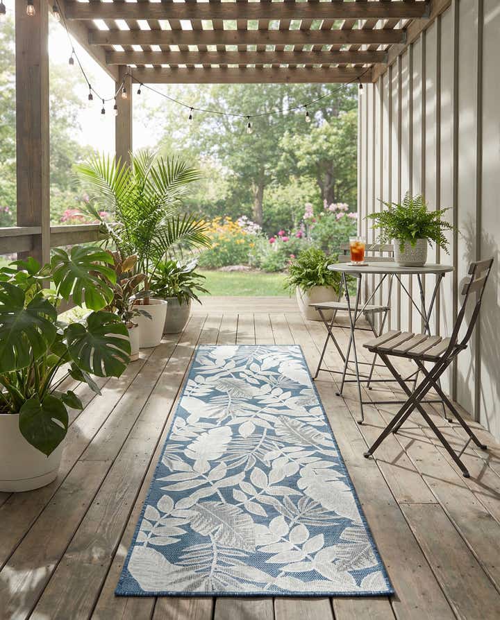 2' 2 x 8' Easy-Clean Botanical Indoor / Outdoor Runner Rug