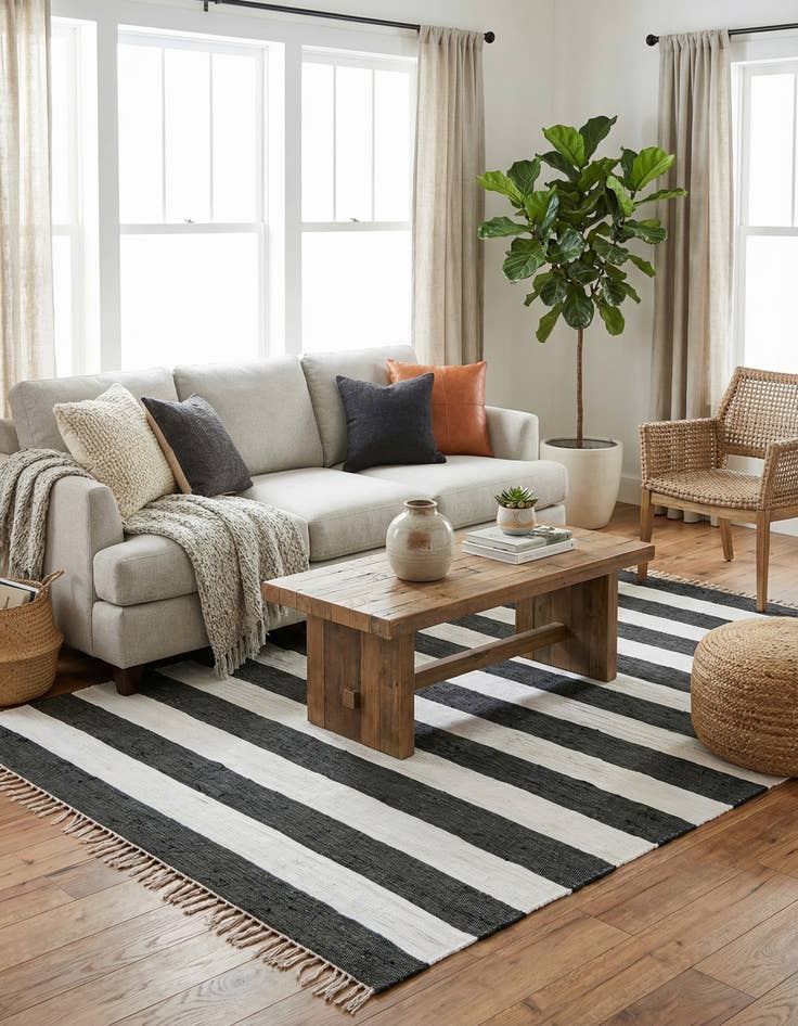 Detail image of 7' 10 x 11'  Hand Woven Chindi Rag Rug