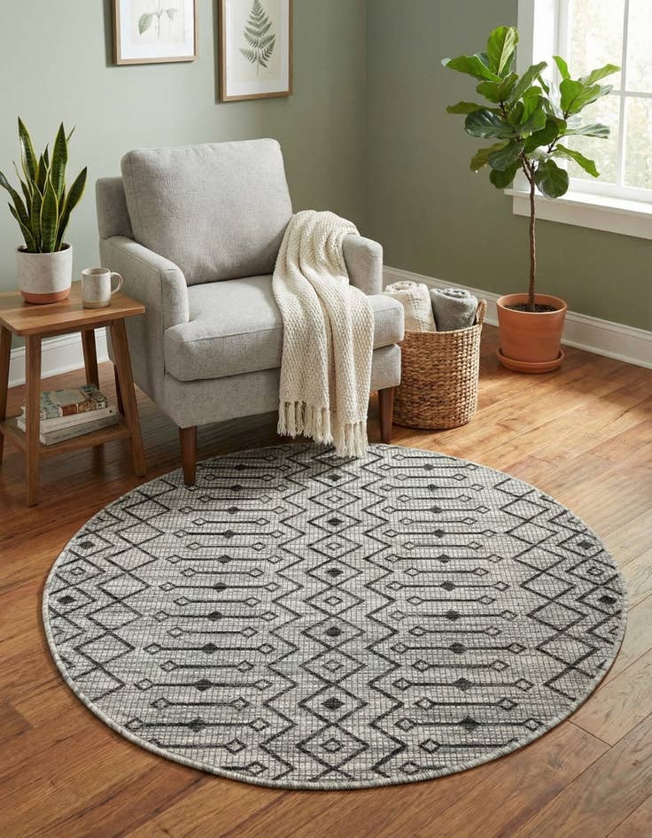 Detail image of 4' x 4'  Washable Trellis Indoor / Outdoor Round Rug