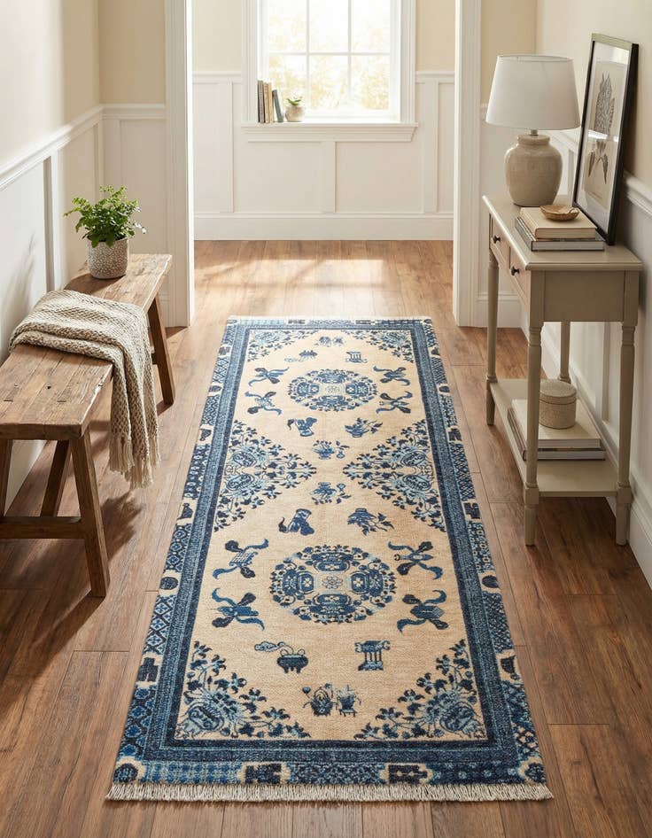 Detail image of 2' x 5' 1 Boutique Runner Rug