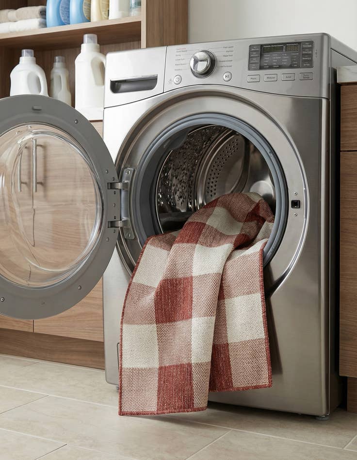 Detail image of 2' x 5' 3  Washable Checkered Indoor / Outdoor Runner Rug