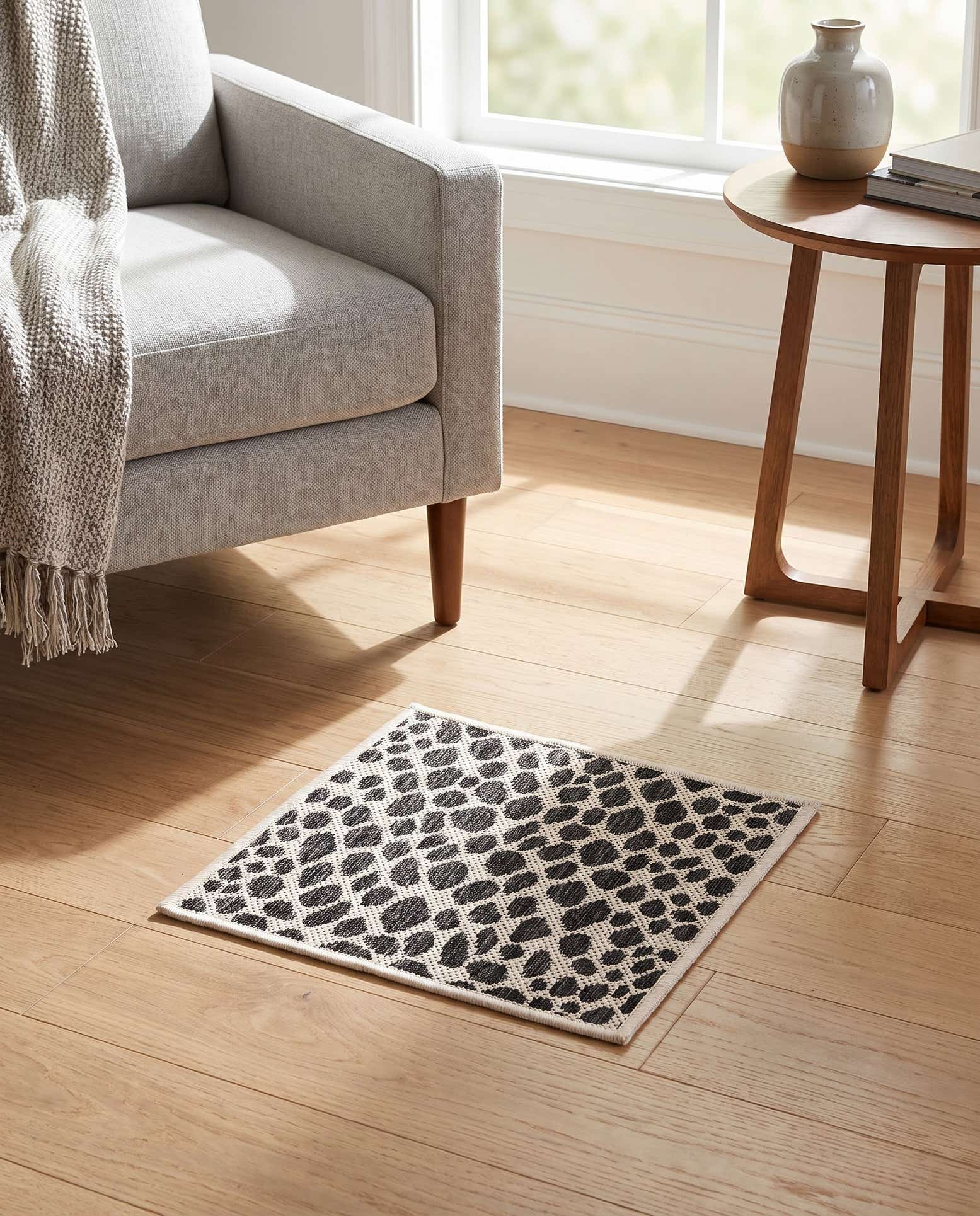 1' 4 x 1' 4 Easy-Clean Jill Zarin Cape Town Indoor / Outdoor Sample Rug