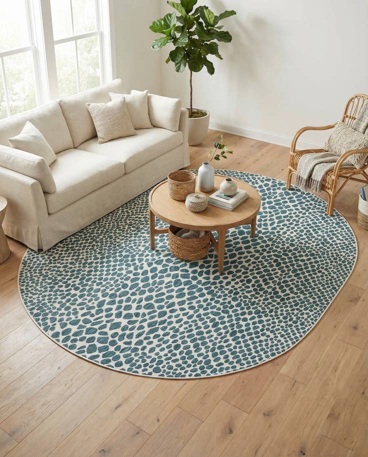 Detail image of 7' 10 x 10' Easy-Clean Jill Zarin Cape Town Indoor / Outdoor Oval Rug