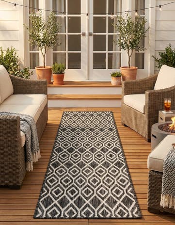 Charcoal Gray Easy-Clean Jill Zarin Turks and Caicos Indoor / Outdoor Runner Rug