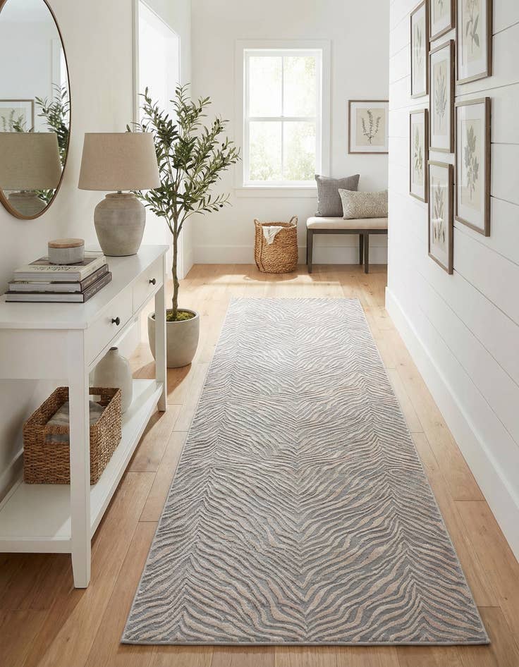 Detail image of 2' 7 x 12' Finsbury Runner Rug