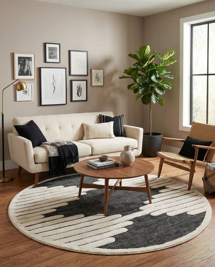 Detail image of 6' x 6' Prismatic Round Rug
