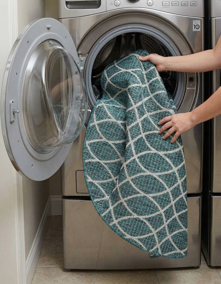 Detail image of 4' x 4'  Washable Trellis Indoor / Outdoor Round Rug