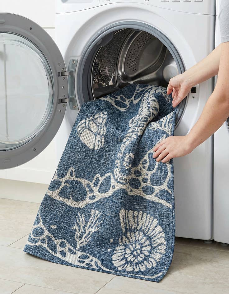 Detail image of  2' x 3'  Washable Coastal Indoor / Outdoor Rug