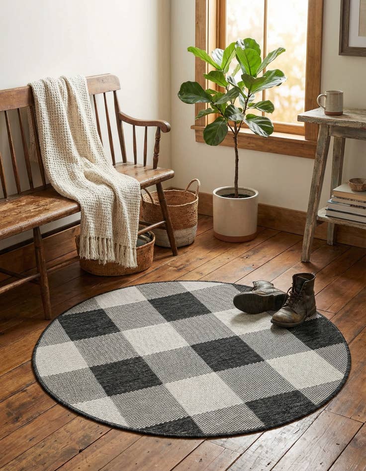 Detail image of 3' x 3' Easy-Clean Checkered Indoor / Outdoor Round Rug